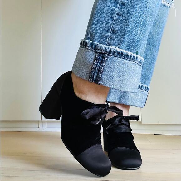Vintage 90s Velvet Victorian Style Ankle Oxford Heels Size 8.5 Gothic Witchy - Picture 1 of 15